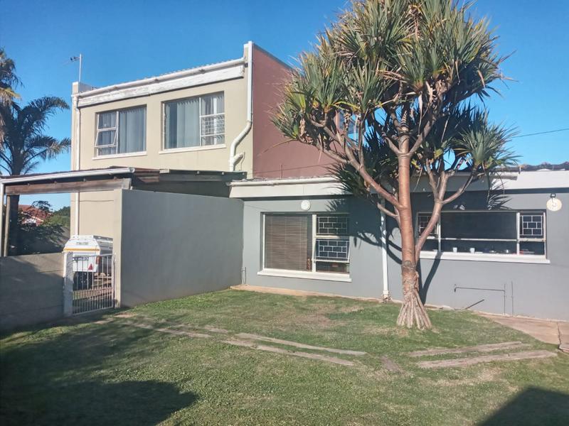 4 Bedroom Property for Sale in C Place Eastern Cape